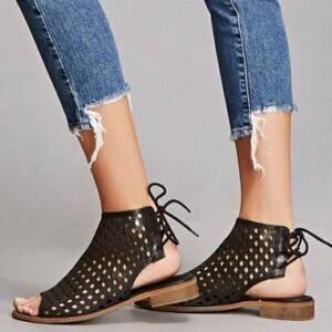 Musse & Cloud Aimy Leather Laser Cut Flat Peep Toe Ankle Bootie Black 40 / 9
